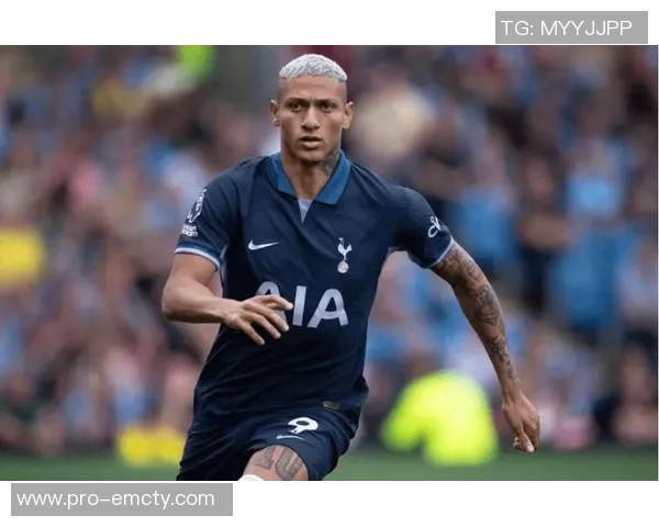 理查利森成为第五位在英超出场250次的巴西球员荣耀时刻